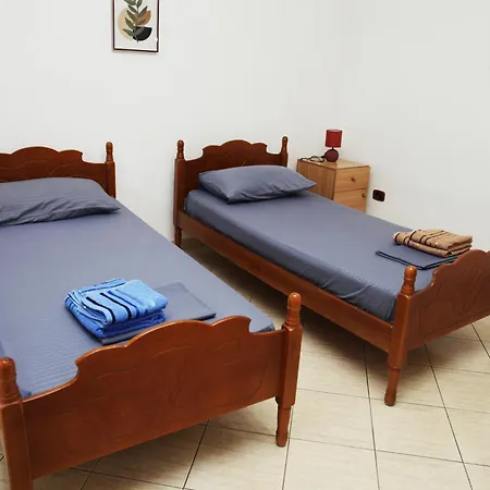 Sunny 2 Bedroom Near Center Daire Shkodër