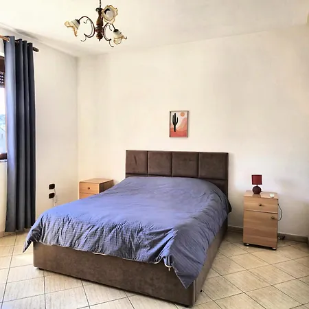 Daire Sunny 2 Bedroom Near Center