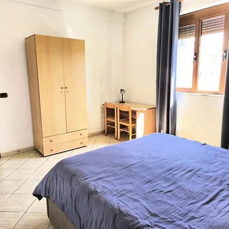 Sunny 2 Bedroom Near Center Daire *