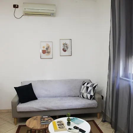 Apartment Sunny 2 Bedroom Near Center