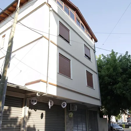 Sunny 2 Bedroom Near Center Шкодер