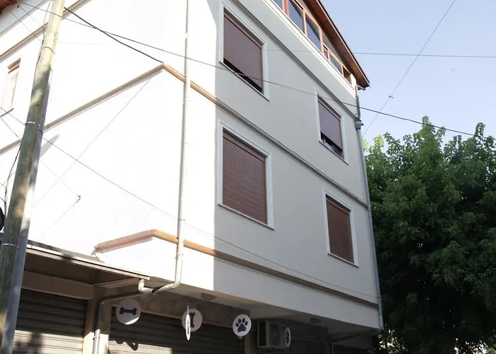 Sunny 2 Bedroom Near Center Shkodër