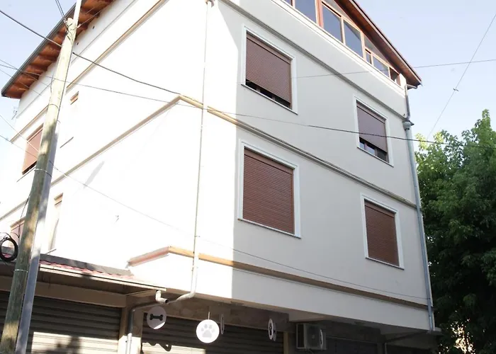 公寓 Sunny 2 Bedroom Near Center Shkodër